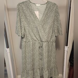 Chic Green Patterned Midi Dress